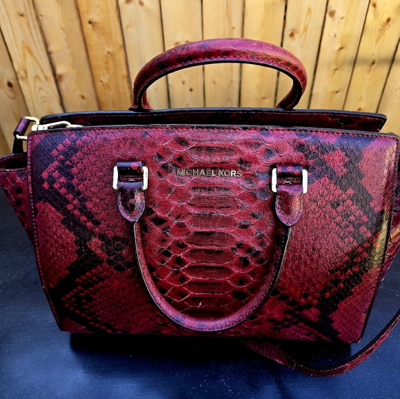 Stunning Michael Kors red snake print handbag w/ shoulder strap and dust bag/New - Picture 1 of 10